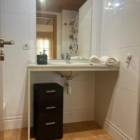 Sea-breeze With Pool & Parking Apartment *